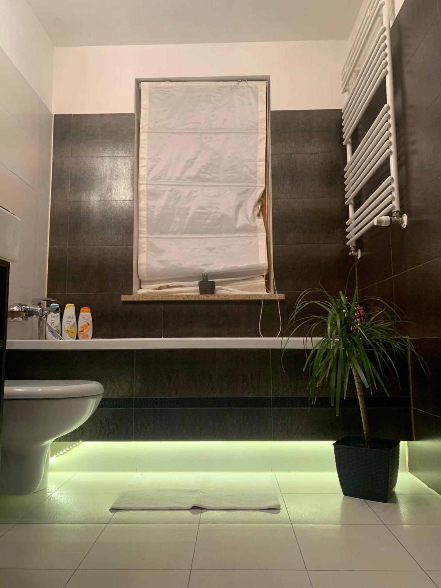 Uroczy Apartament W Centrum Miasta 슈체친 외부 사진